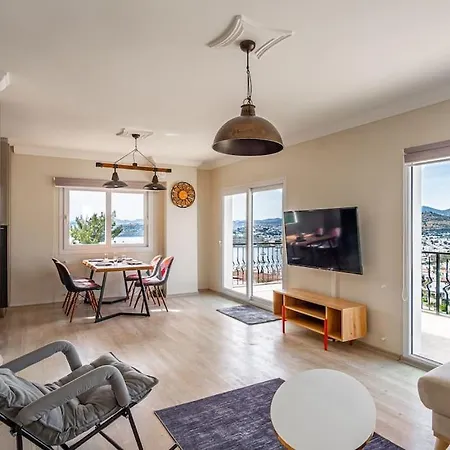 3br Duplex Close To Center Villa *